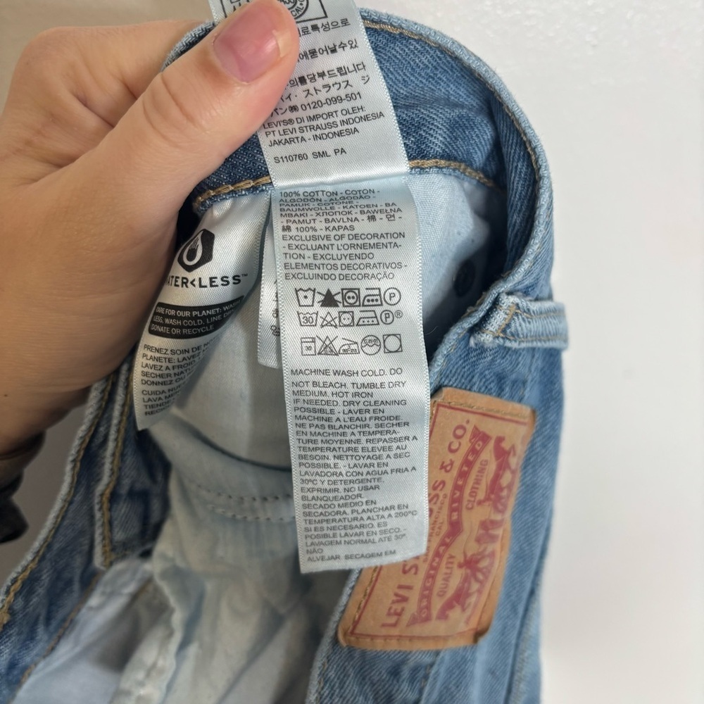Levi’s Jeans Women’s 28, 94 Baggy Distressed Ripped Blue Denim - Picture 6 of 7